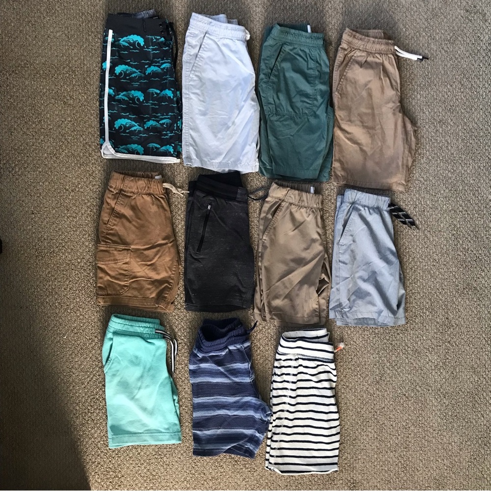 Lot of boys shorts size M (8).